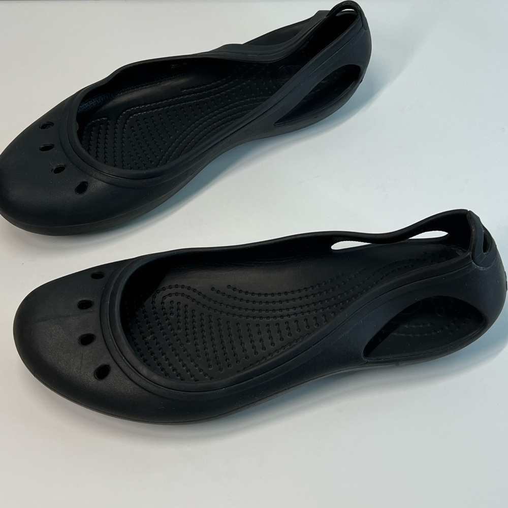 CROCS Women’s Size 11 Black Slip On - Picture 2 of 9